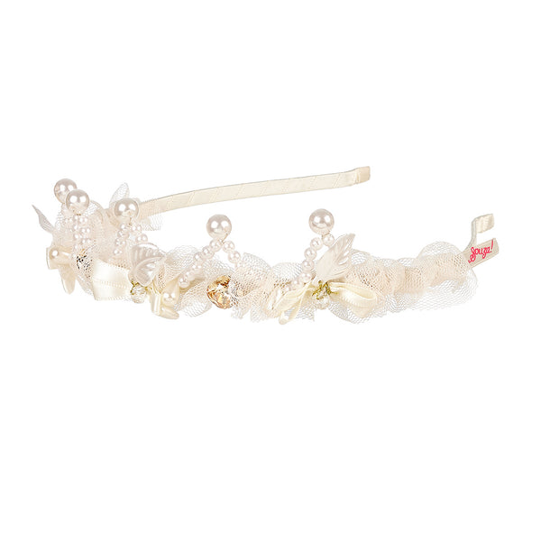 Tiara Juno pearls off white